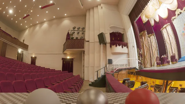 Theater 02